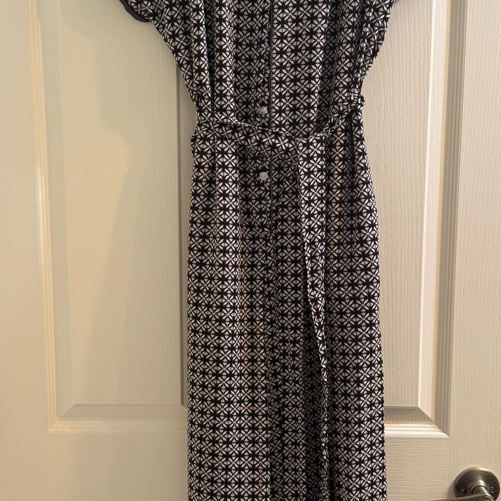 Elegant Black and White Patterned Dress